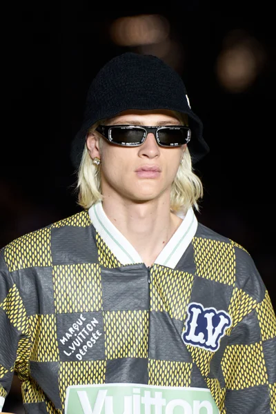 Look 73